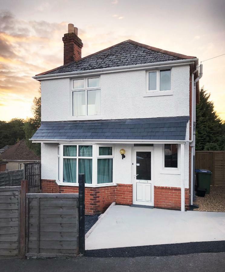 Charming Three Bed Home Near City Centre And Hospital Southampton Buitenkant foto