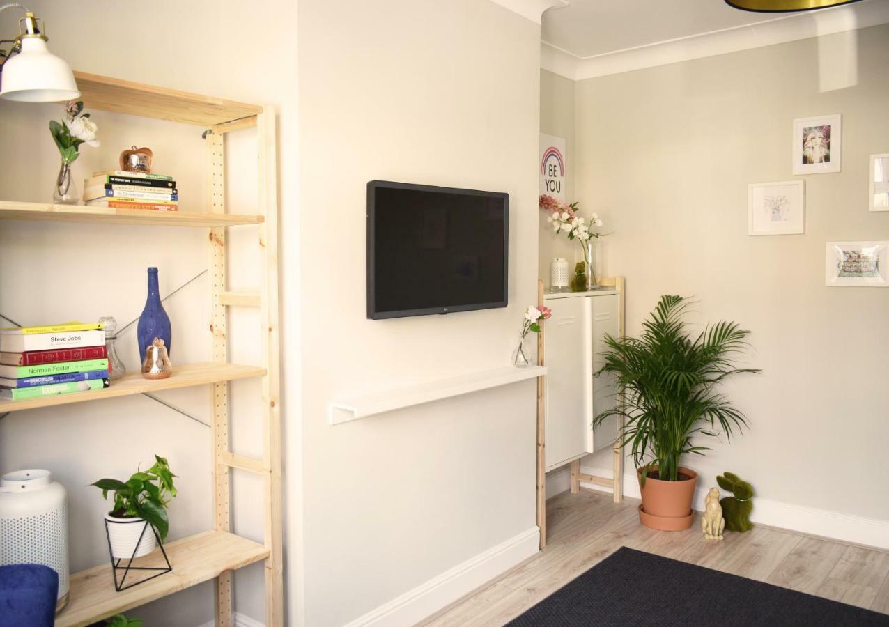 Charming Three Bed Home Near City Centre And Hospital Southampton Buitenkant foto