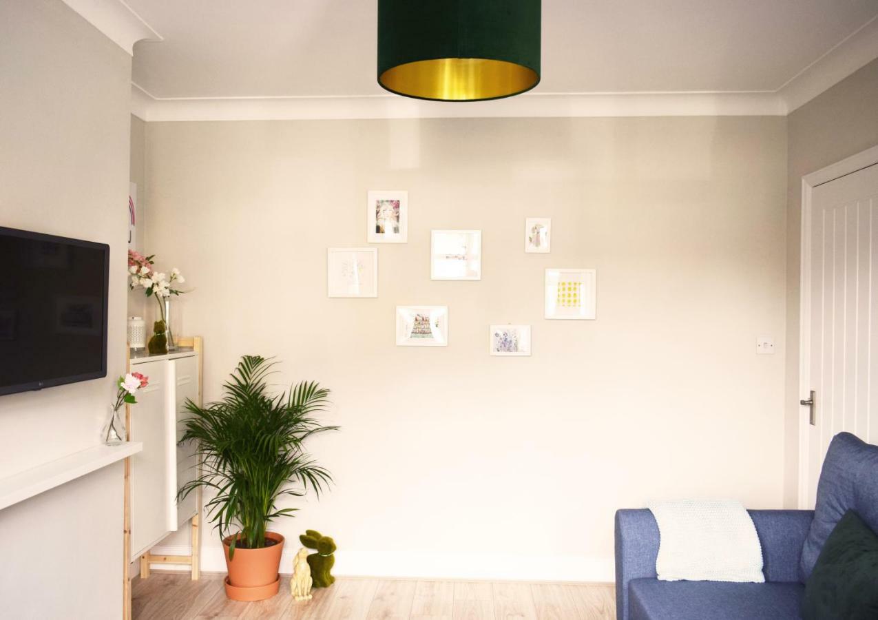Charming Three Bed Home Near City Centre And Hospital Southampton Buitenkant foto